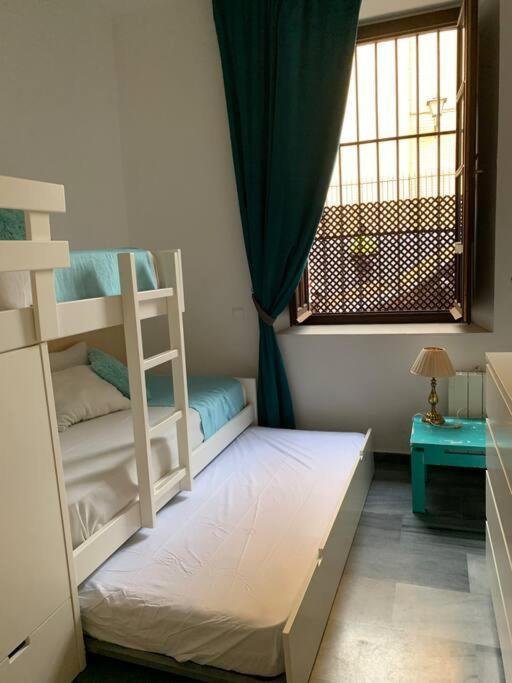 Beautiful Silent Apartment Private Parking Sevilla Exteriér fotografie