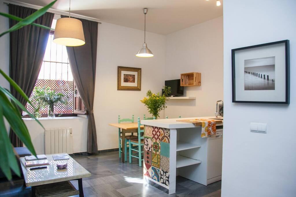 Beautiful Silent Apartment Private Parking Sevilla Exteriér fotografie